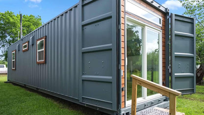 Luxury Two-Story Prefabricated Modular Villa | Customizable Expandable Container Home & Modern Commercial Space | Heavy-Duty Galvanized Steel Framework - 20ft/40ft Multi-Unit